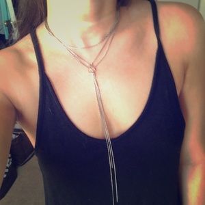 Express knot necklace